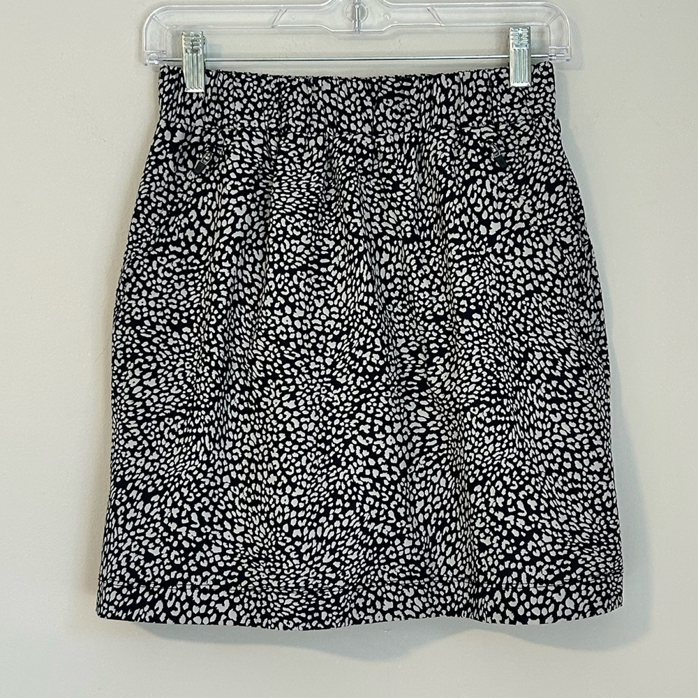 Lou & Grey Women’s Skirt XS Black White Abstract Print Elastic Waist